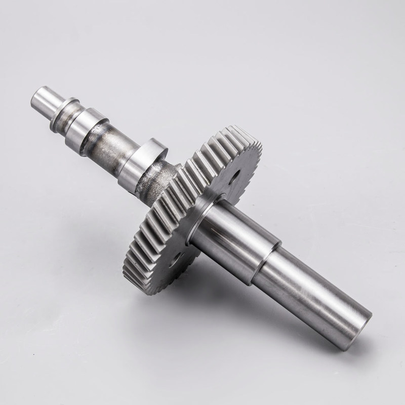 Oryginalny wałek rozrządu ze stali kutej z zmontowanym kołem zębatym hartowanym do silnika benzynowego